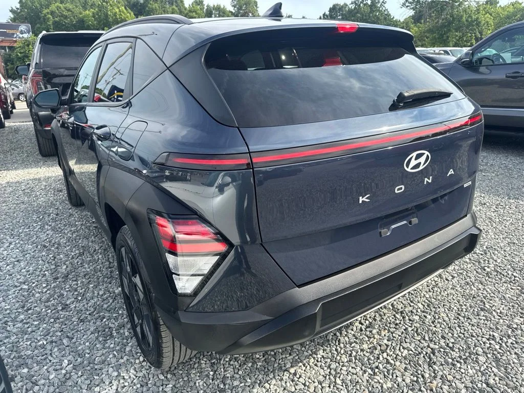 Used 2024 Blue Hyundai SEL image 4