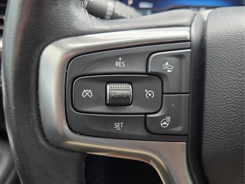 Used 2022 Summit White CHEVROLET 4WD 4DR Z71 image 34