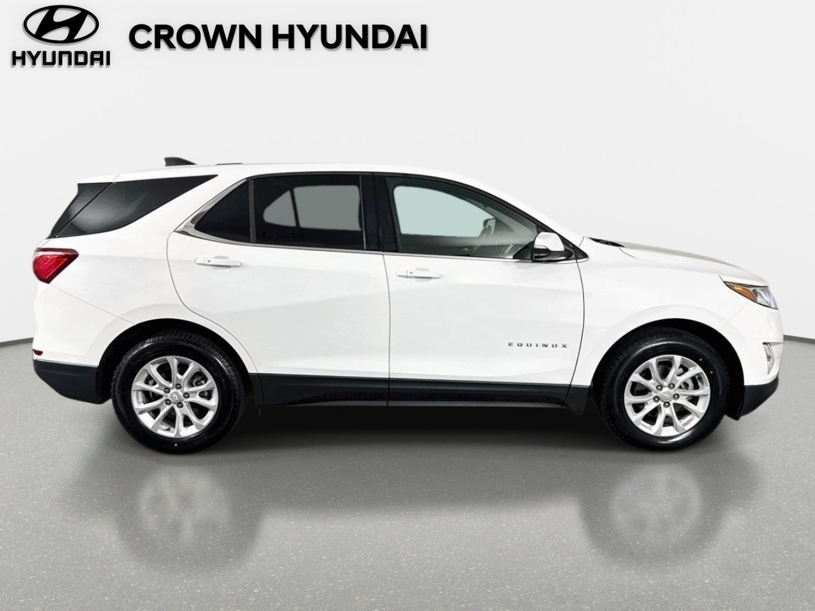 Used 2018 Summit White Chevrolet LT image 4
