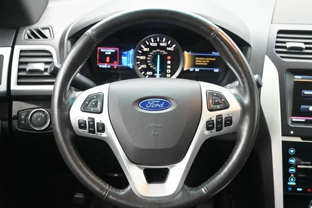 Used 2014 Black Ford Limited image 24