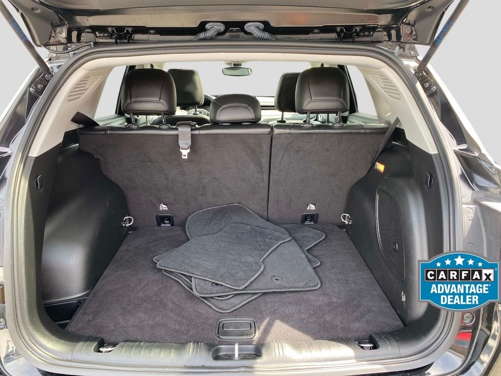 Used 2022 Black Jeep Latitude image 6