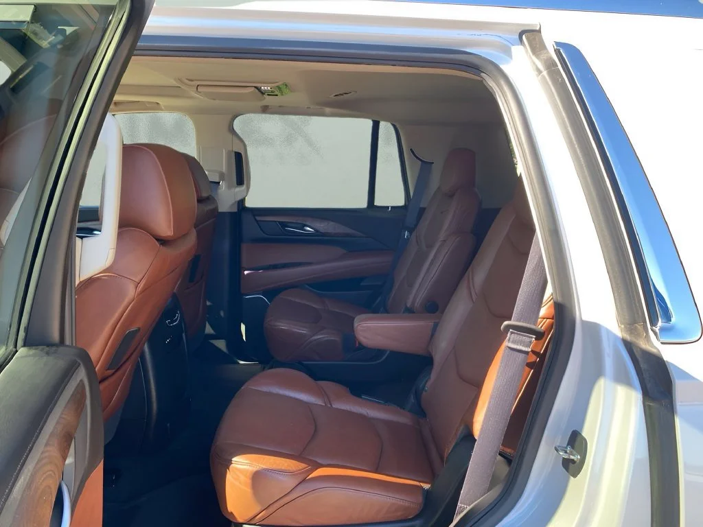 Used 2016 CRYSTAL WHITE TRICOAT Cadillac Premium Collection image 14