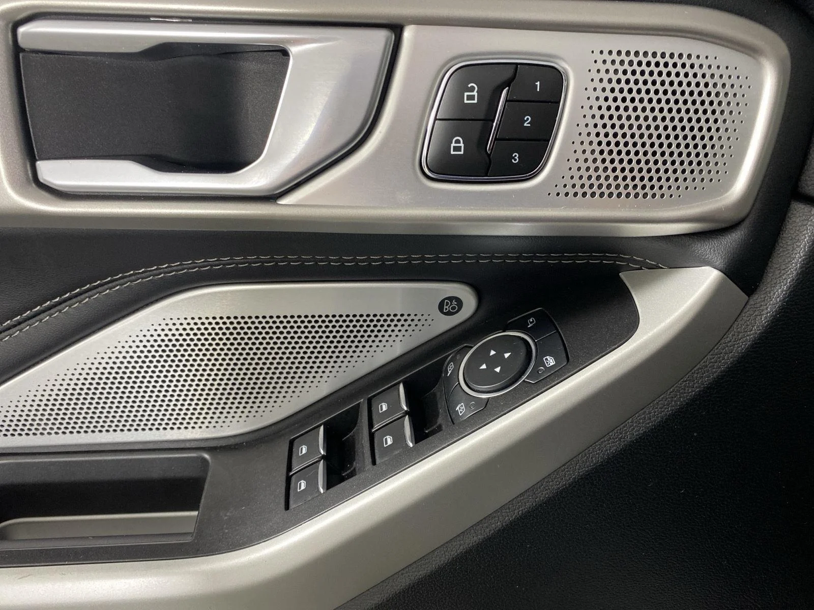 Used 2023 Iconic Silver Ford Limited image 13