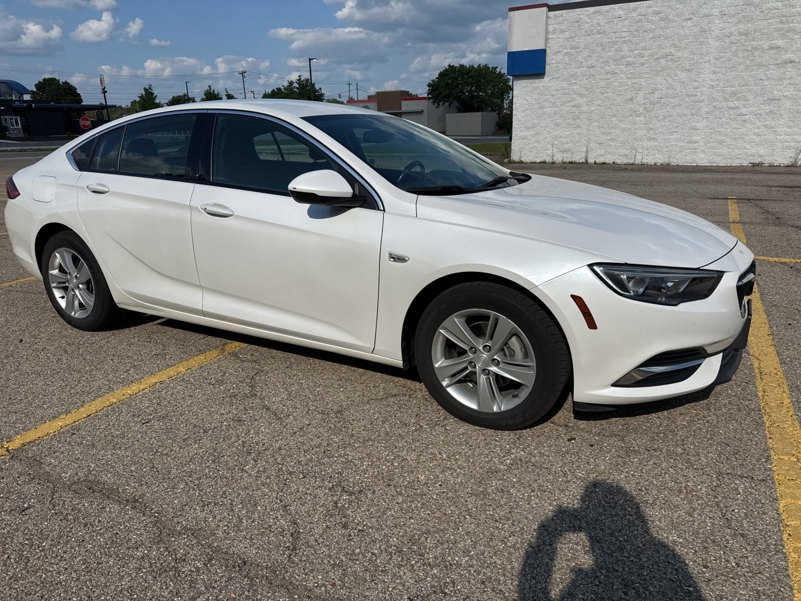 Used 2019 White Frost Tricoat Buick Preferred image 12