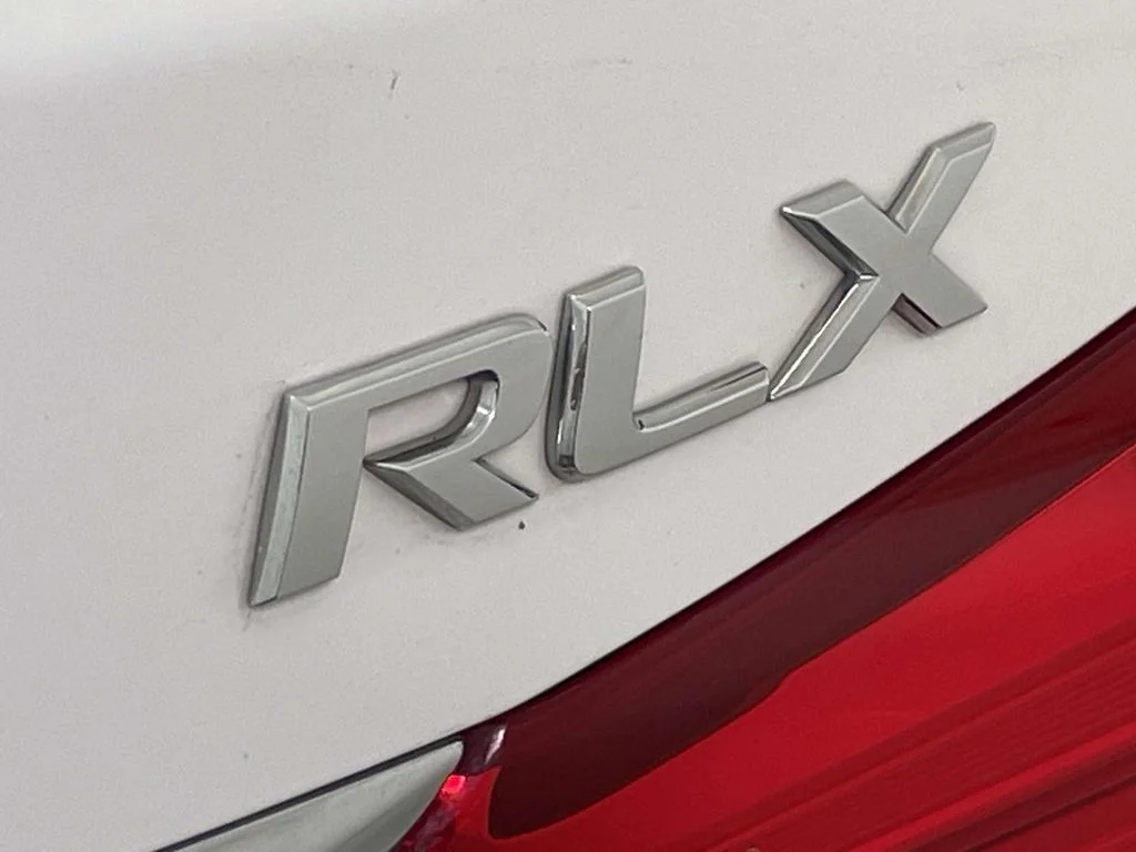 Used 2016 White Acura Base image 10