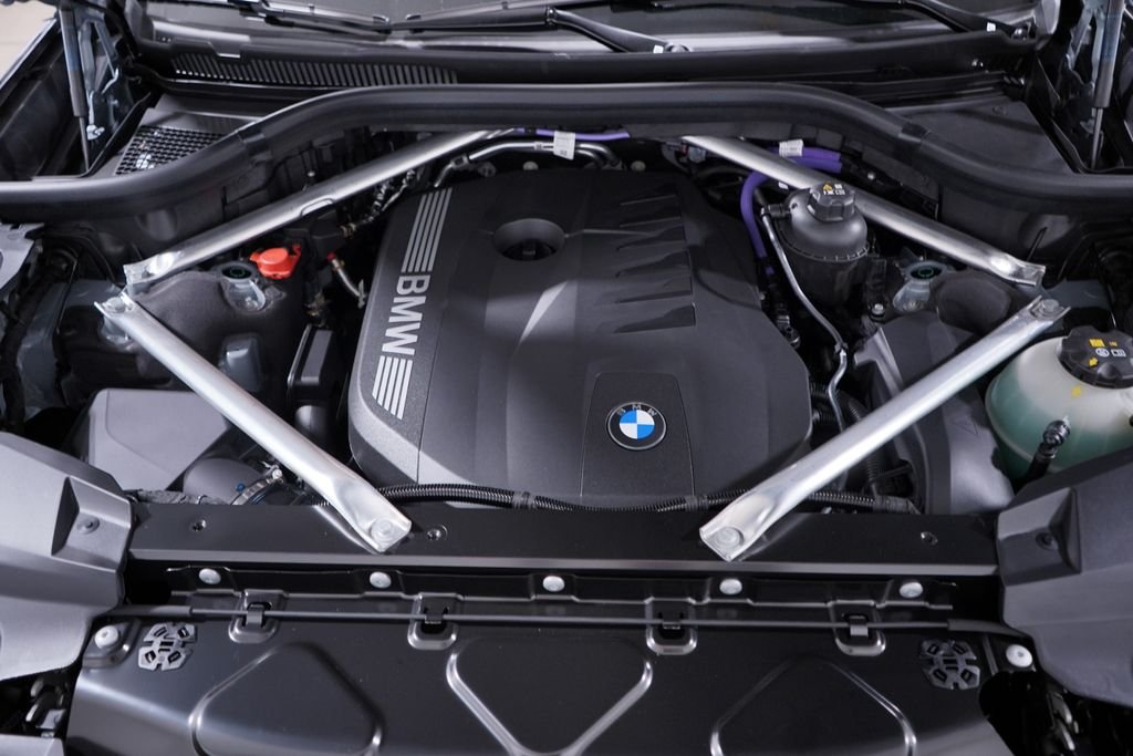 New 2027 Gray Metallic BMW xDrive40i image 24