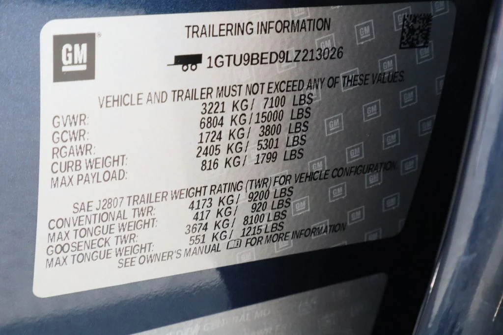 Used 2020 Blue GMC SLE image 31