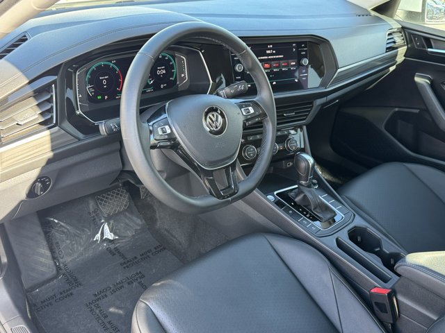 Used 2019 Pure White Volkswagen SEL image 17