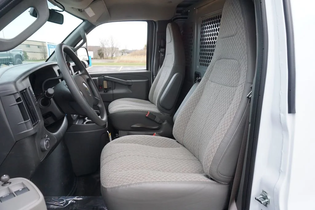 2025 Chevrolet Express Cargo Work Van - Photo 9