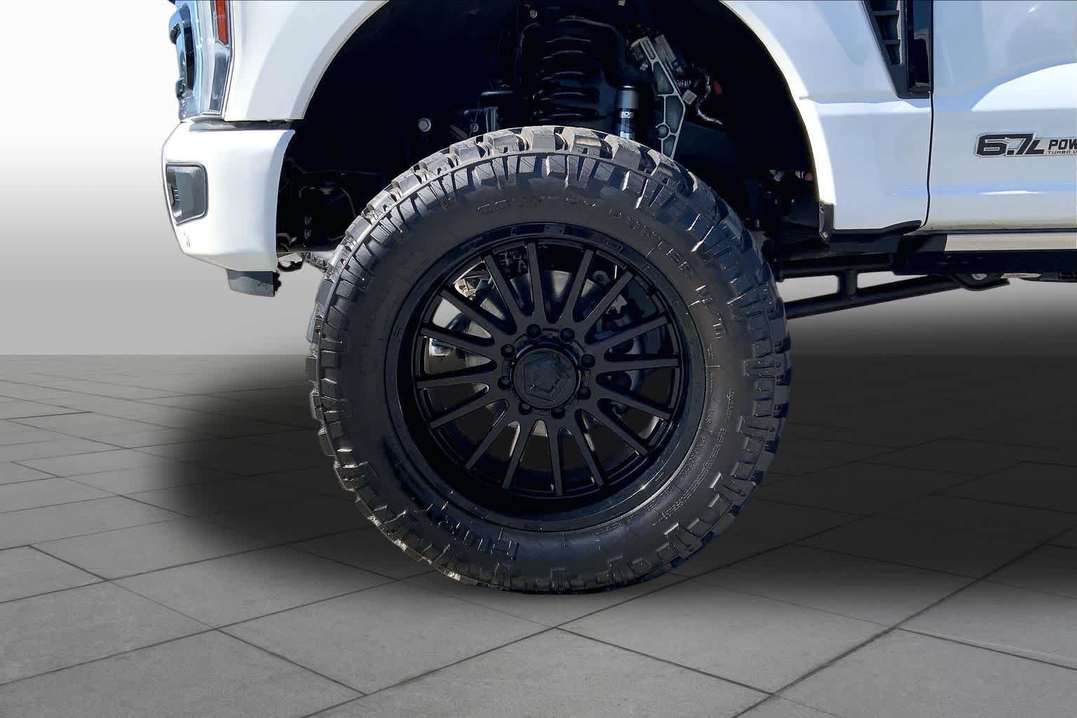 Used 2025 Star White Metallic Tri-Coat Ford Platinum image 11