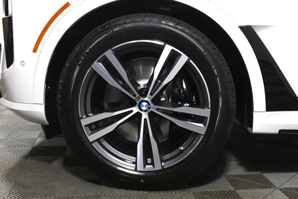 New 2027 White BMW xDrive40i image 12