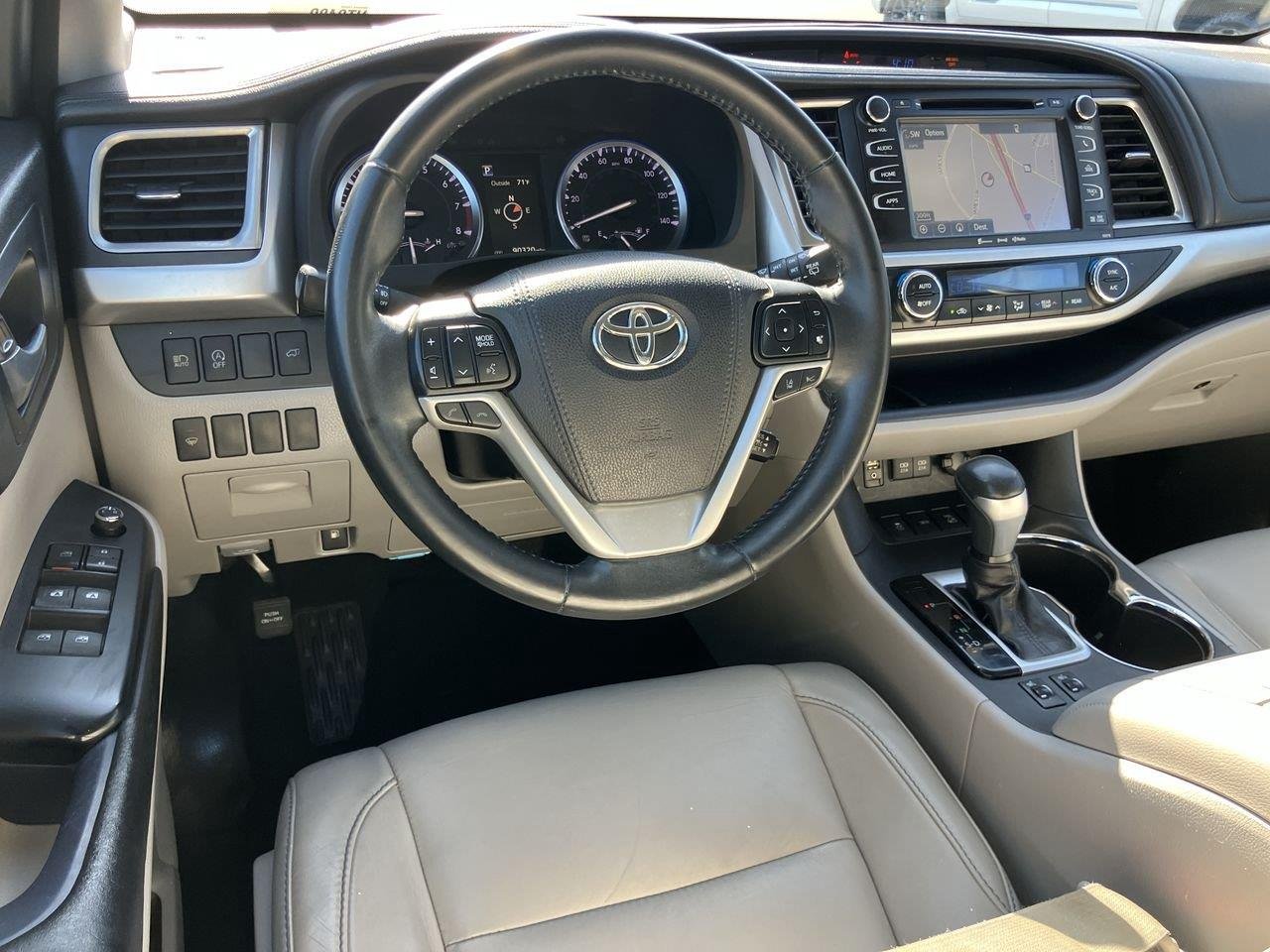 Used 2017 Black (Midnight Black Metallic) Toyota XLE AWD image 15