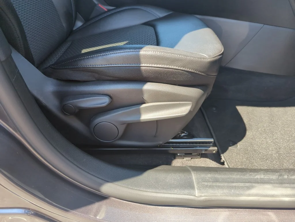 Used 2024 Gray Jeep Latitude image 36