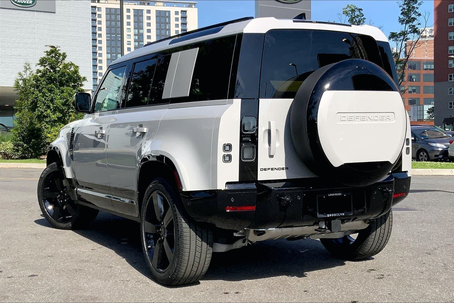 New 2026 Borasco Grey LAND ROVER X-Dynamic SE image 12