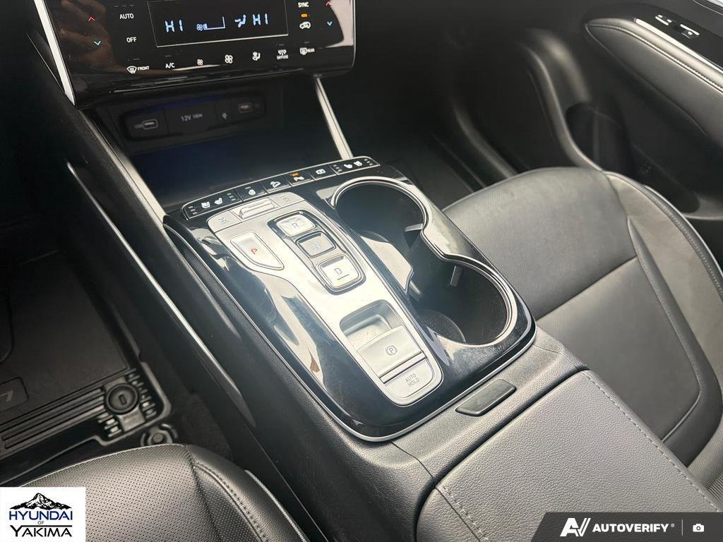 Used 2022 Phantom Black Hyundai Limited image 18