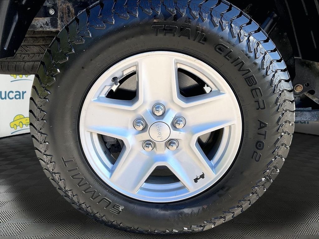 Used 2020 Black Jeep Sport image 22