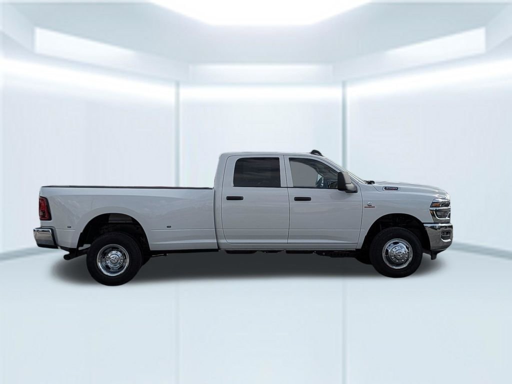 New 2026 Bright White Clear-Coat Exterior Paint RAM Tradesman image 7