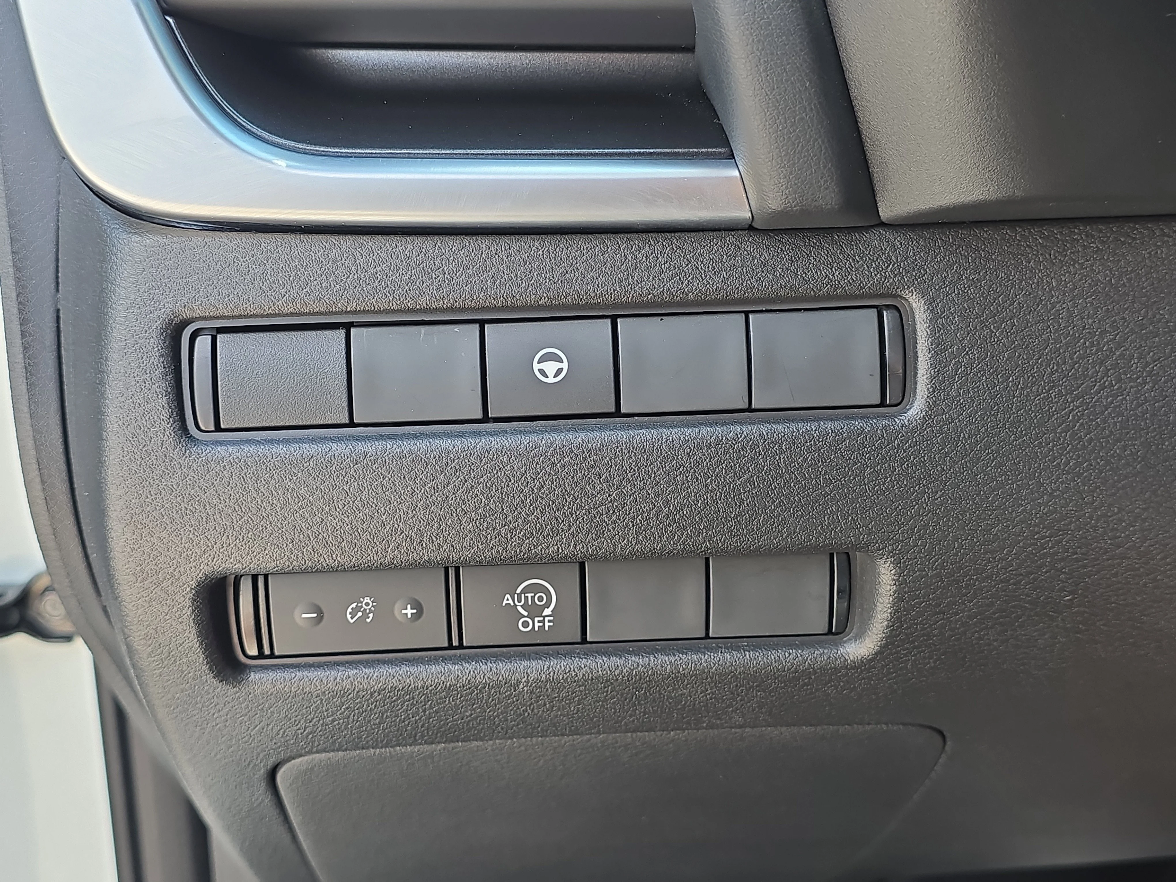 Certified Used 2023 Pearl White Tricoat Nissan SV image 27