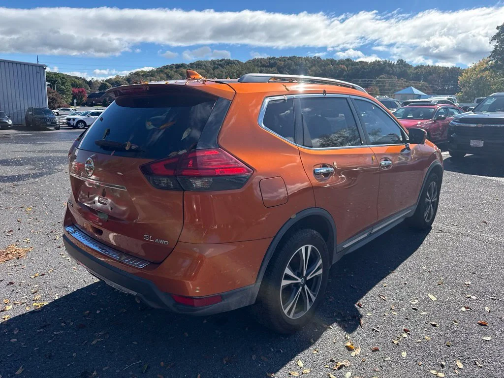 Used 2017 Orange Nissan SL image 4