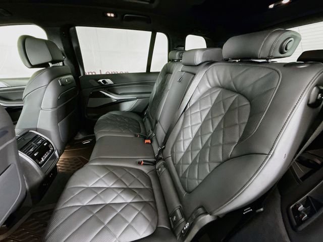 Used 2027 Gray Metallic BMW xDrive40i image 26