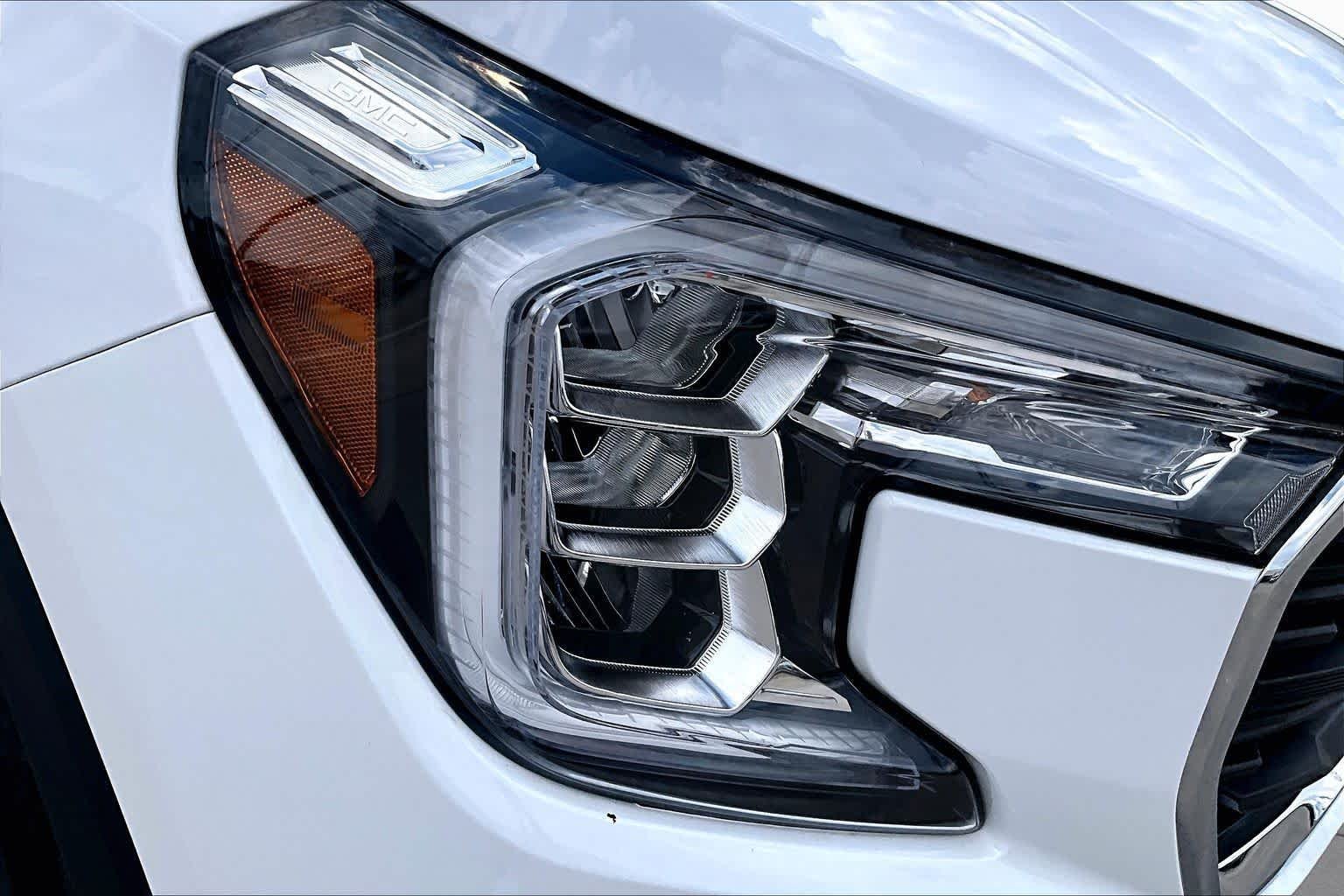 Certified Used 2024 Summit White GMC SLE image 27