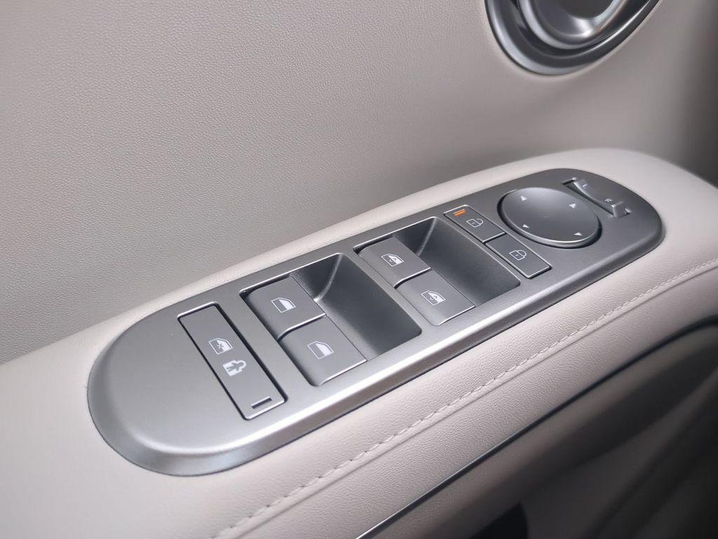 New 2027 Gray Hyundai Blue SEL 7P image 39