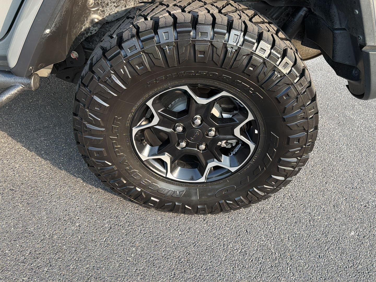 Used 2021 Sting-Gray Clearcoat Jeep Unlimited Rubicon image 41