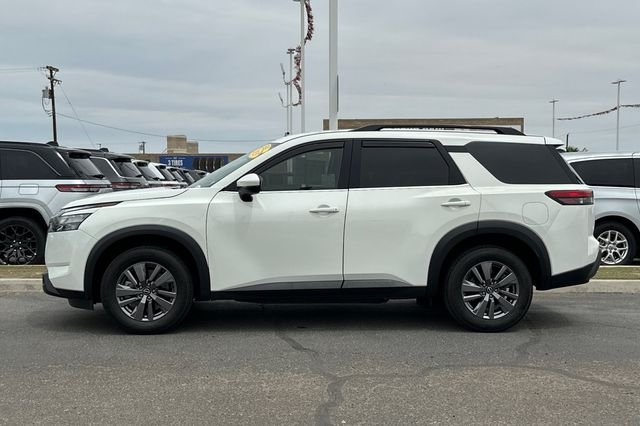 Used 2025 White Nissan SV image 6