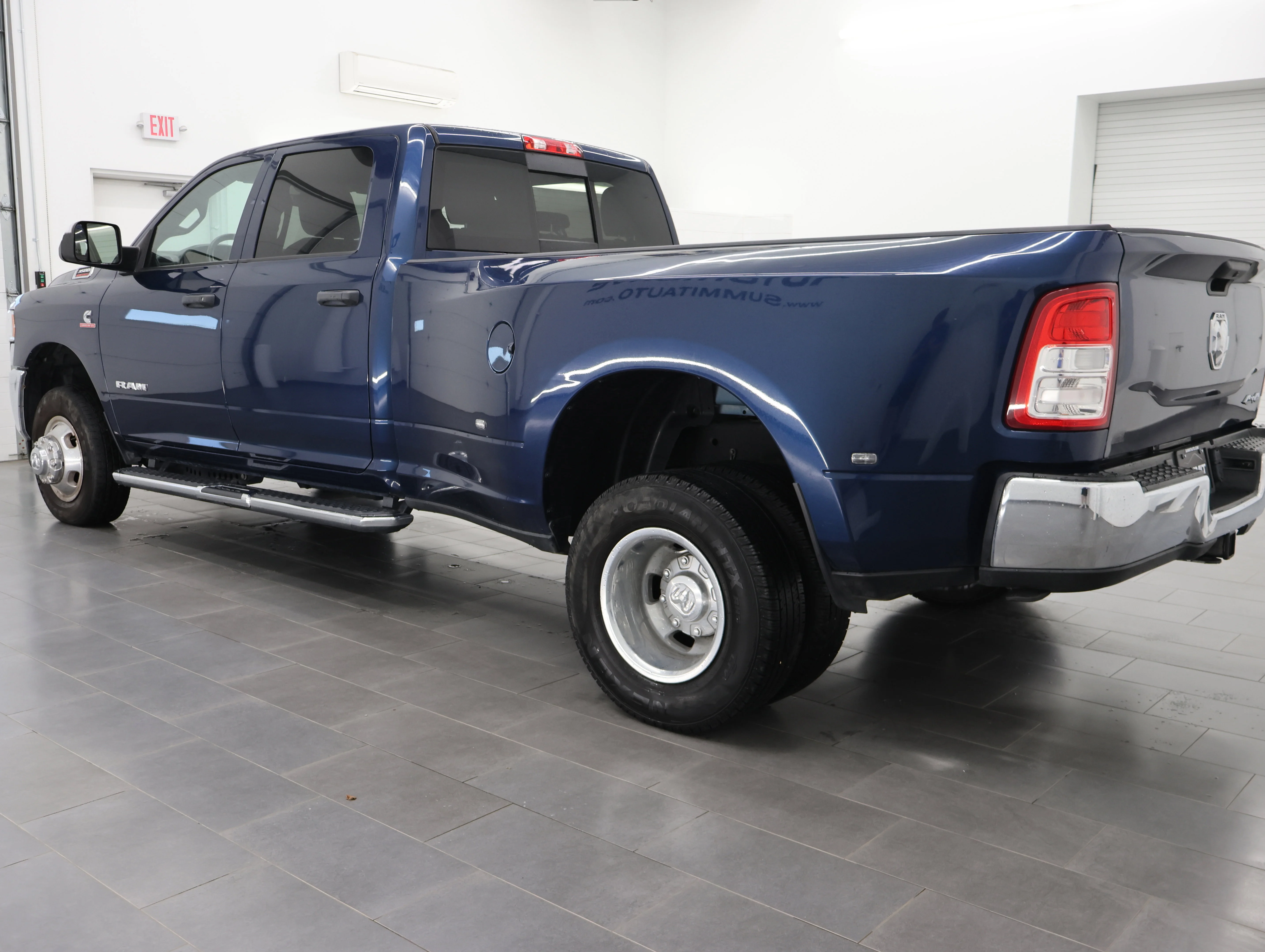 Used 2022 Patriot Blue Pearlcoat Ram Tradesman image 6