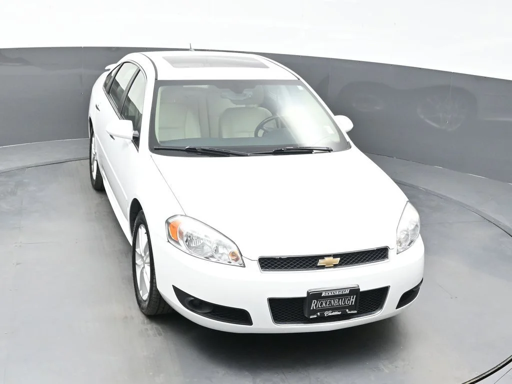 Used 2014 White Chevrolet LTZ image 28