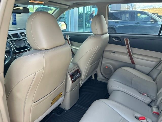 Used 2013 Black Toyota Limited image 9