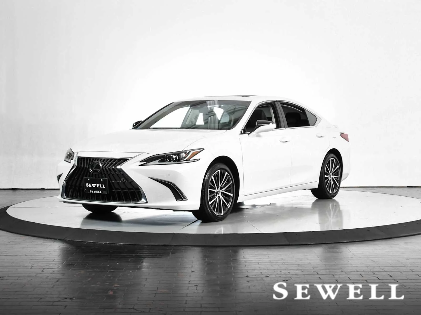 2025 Lexus ES 300h 