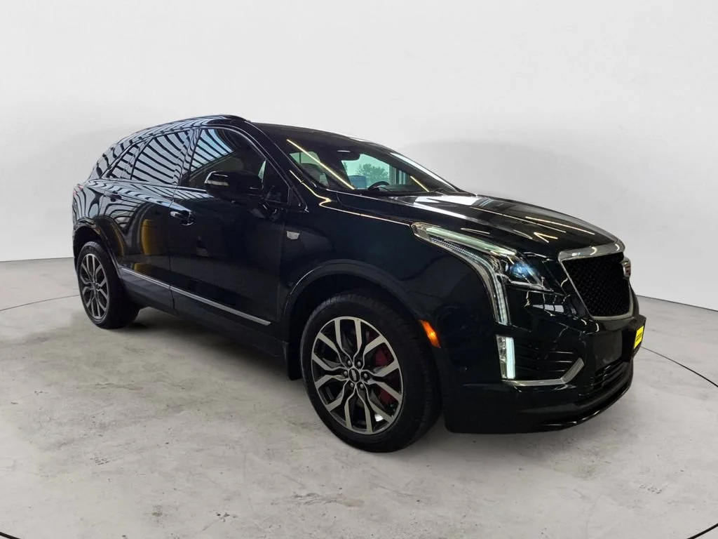 Used 2025 Emerald Lake Metallic Cadillac Sport image 3