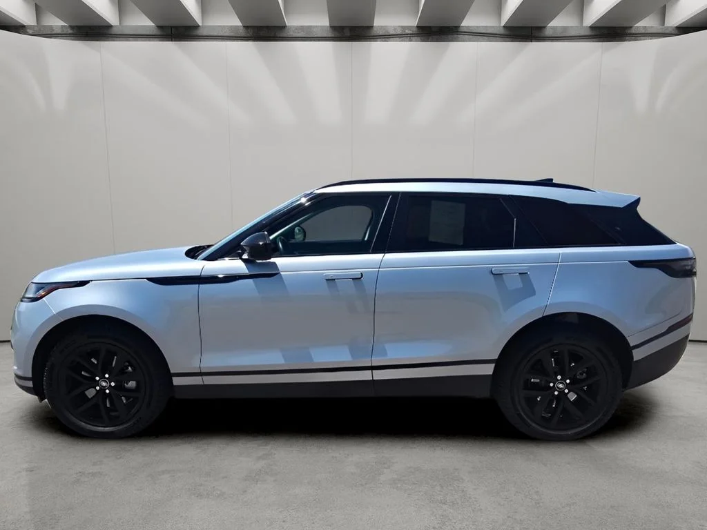 Used 2024 Silver Land Rover S image 2