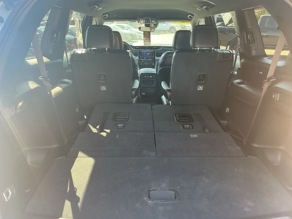 Used 2024 Silver Zynith Jeep Limited image 16
