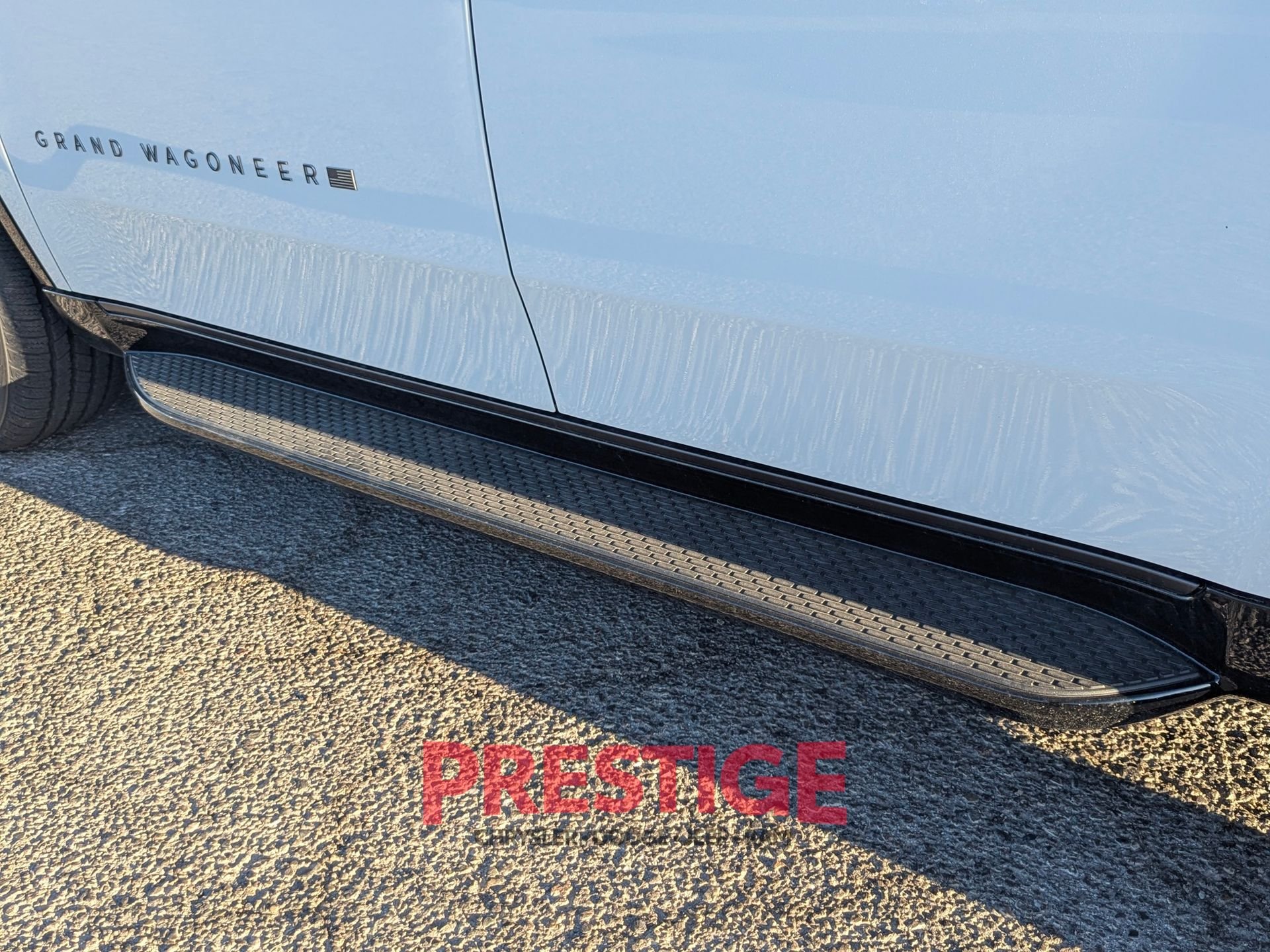 New 2026 Bright White Clear-Coat Exterior Paint Jeep Limited Altitude image 9