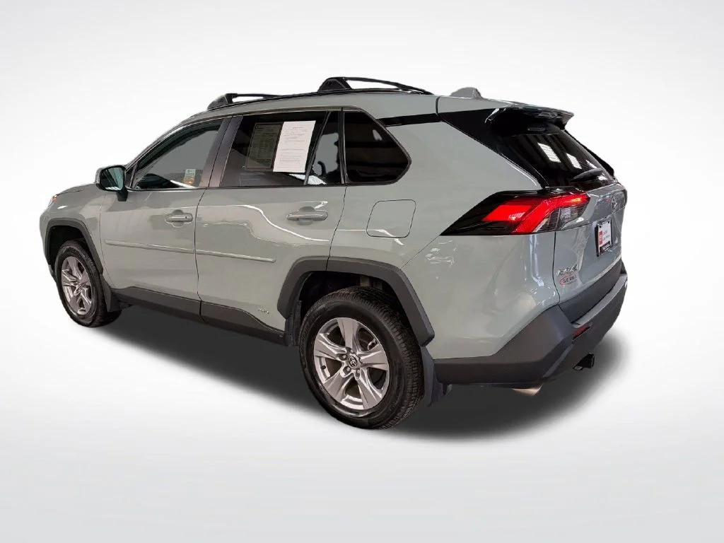 Certified Used 2023  Toyota XLE image 3