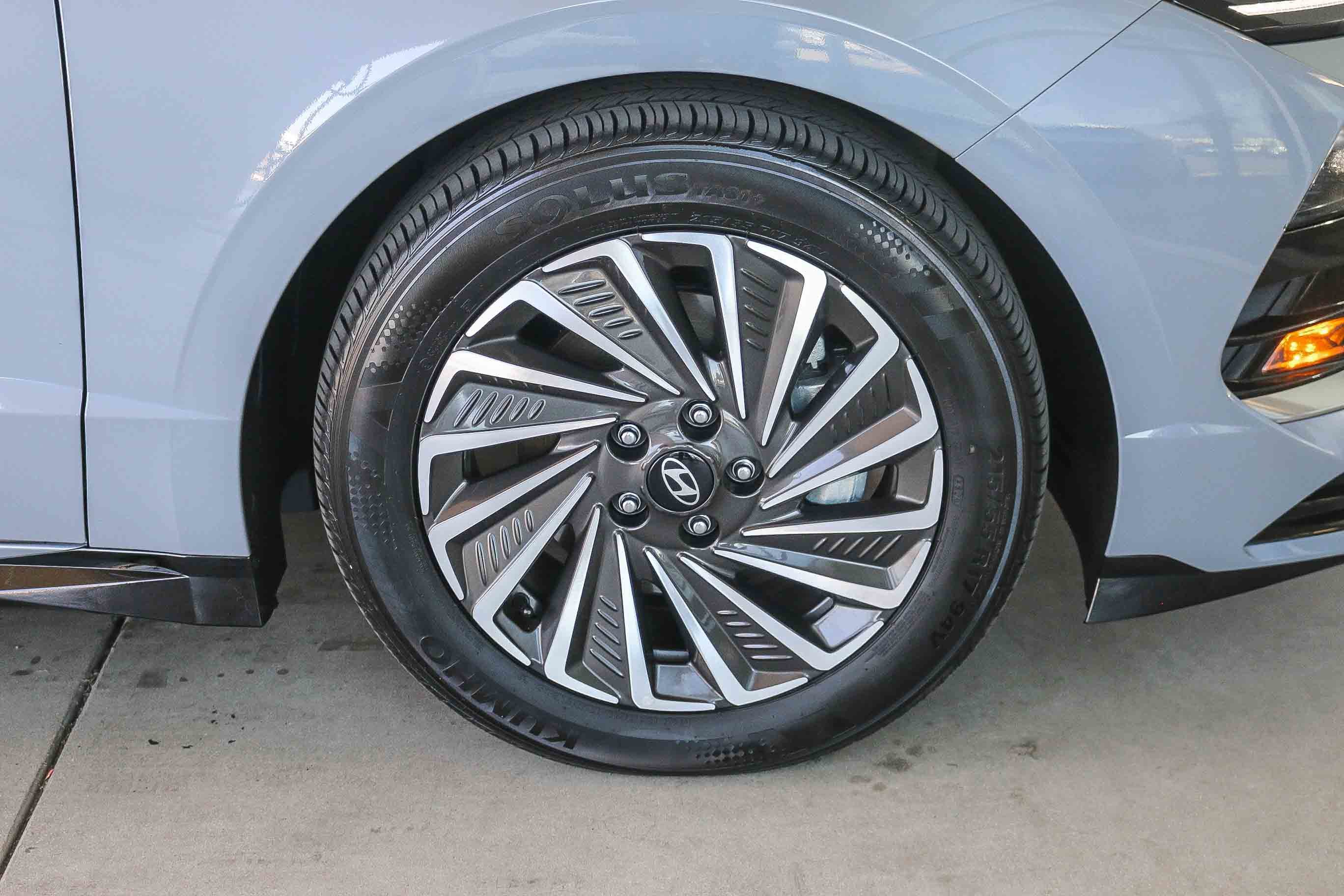 Certified Used 2025 Transmission Blue Hyundai SEL image 11
