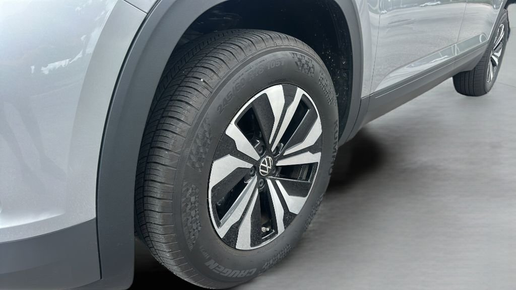 Certified Used 2026  Volkswagen 2.0T SE image 31