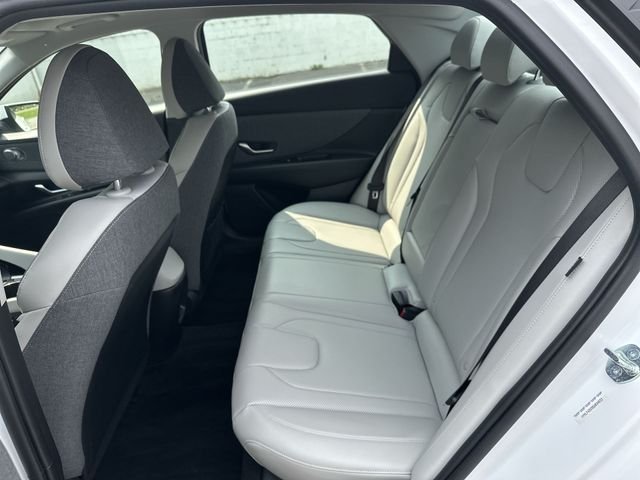 Used 2025 White Hyundai Limited image 27