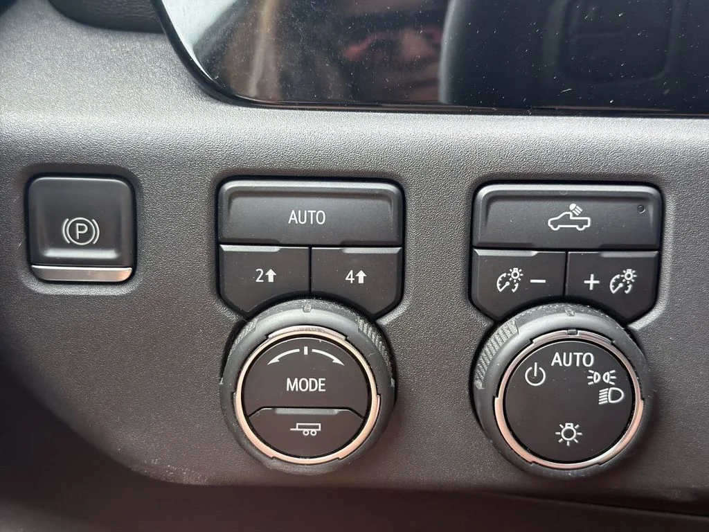 Used 2023 Gray Chevrolet LT image 18