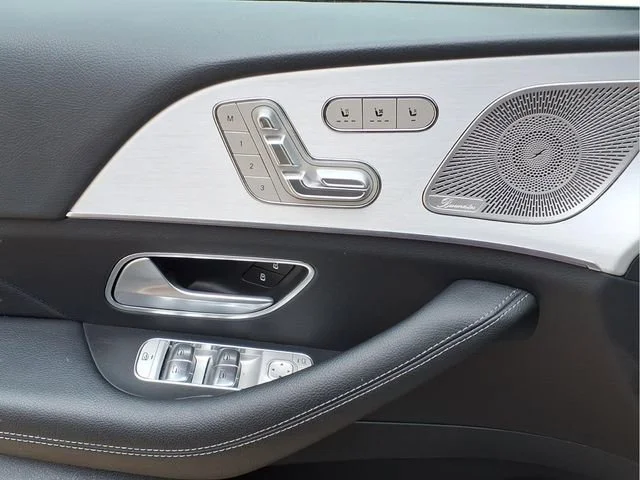 Used 2025  Mercedes-Benz GLS 450 image 18