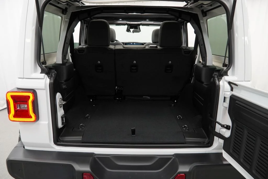 New 2027 Bright White Clear-Coat Paint Jeep Sport S image 31