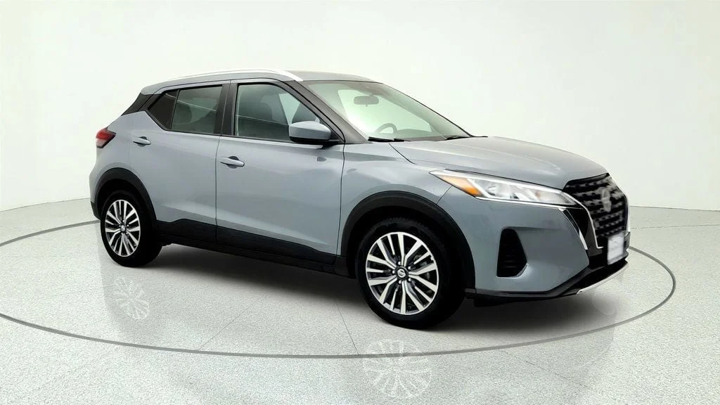 Used 2021 Boulder Gray Pearl Nissan SV FWD image 3