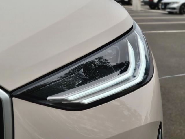 New 2026 Beige BMW 30 xDrive image 9