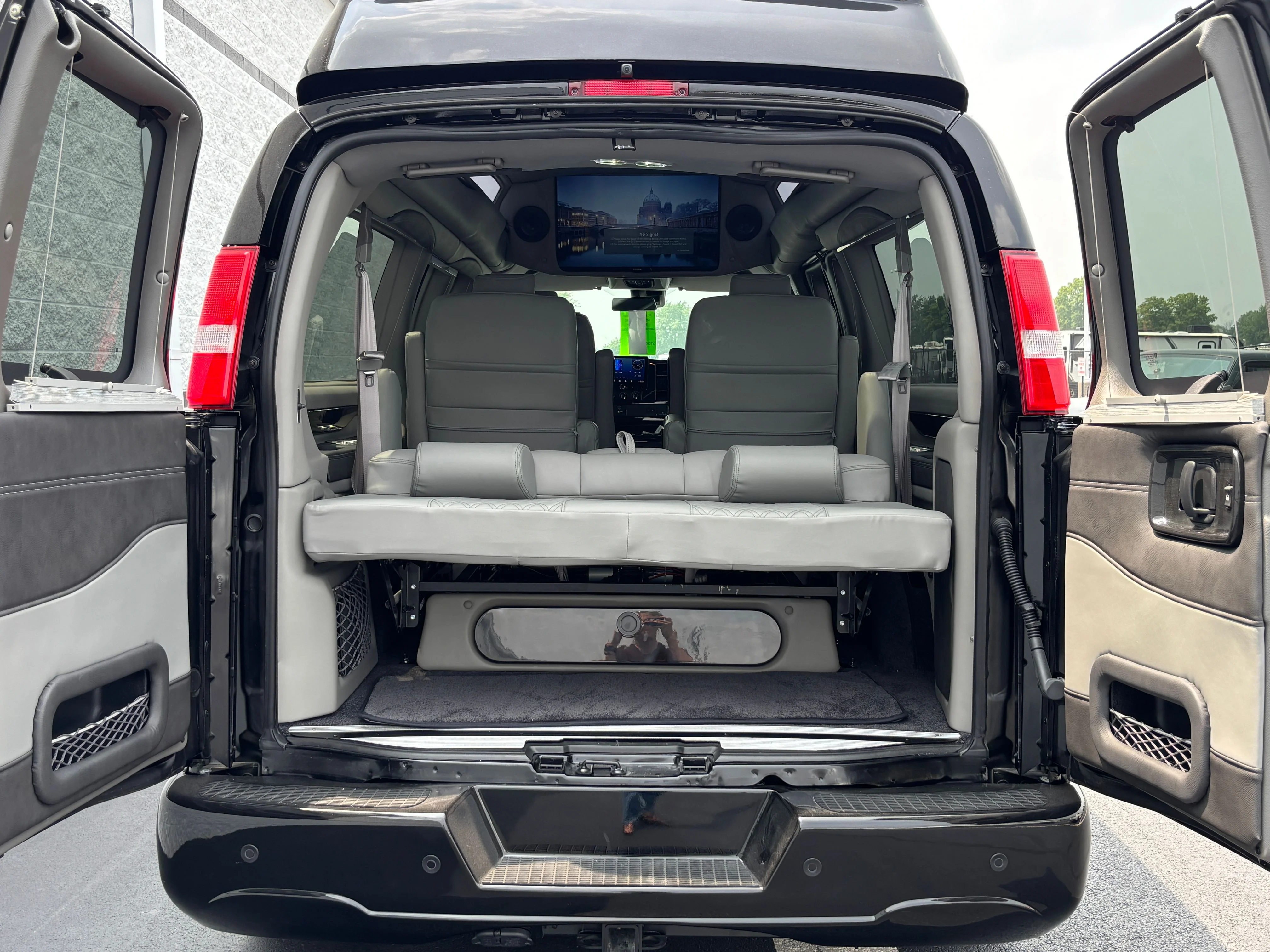 New 2026 Onyx Black GMC Explorer Limited SE image 11