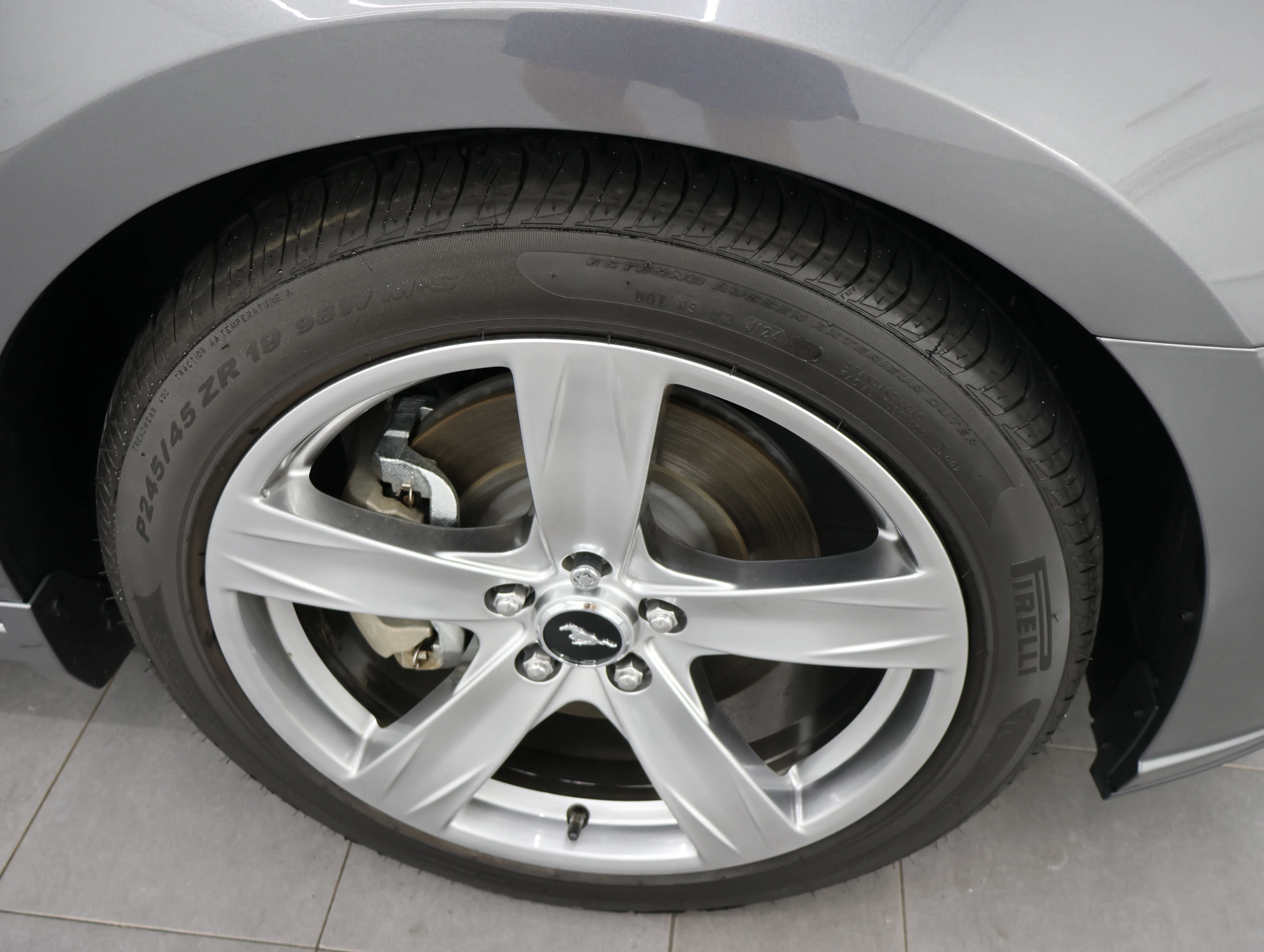 Used 2014 Sterling Gray Metallic Ford GT Premium image 3