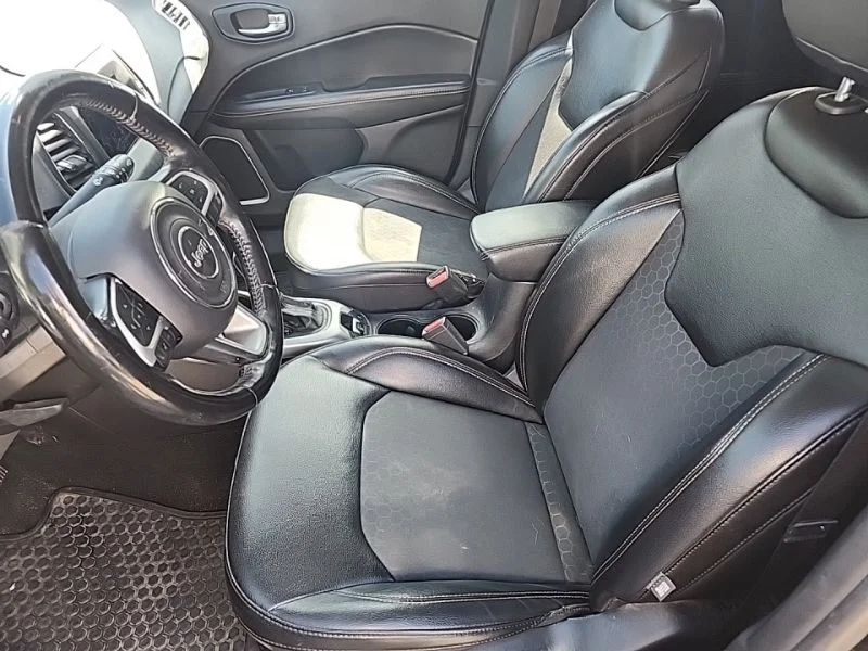Used 2019 Black Jeep Latitude image 6