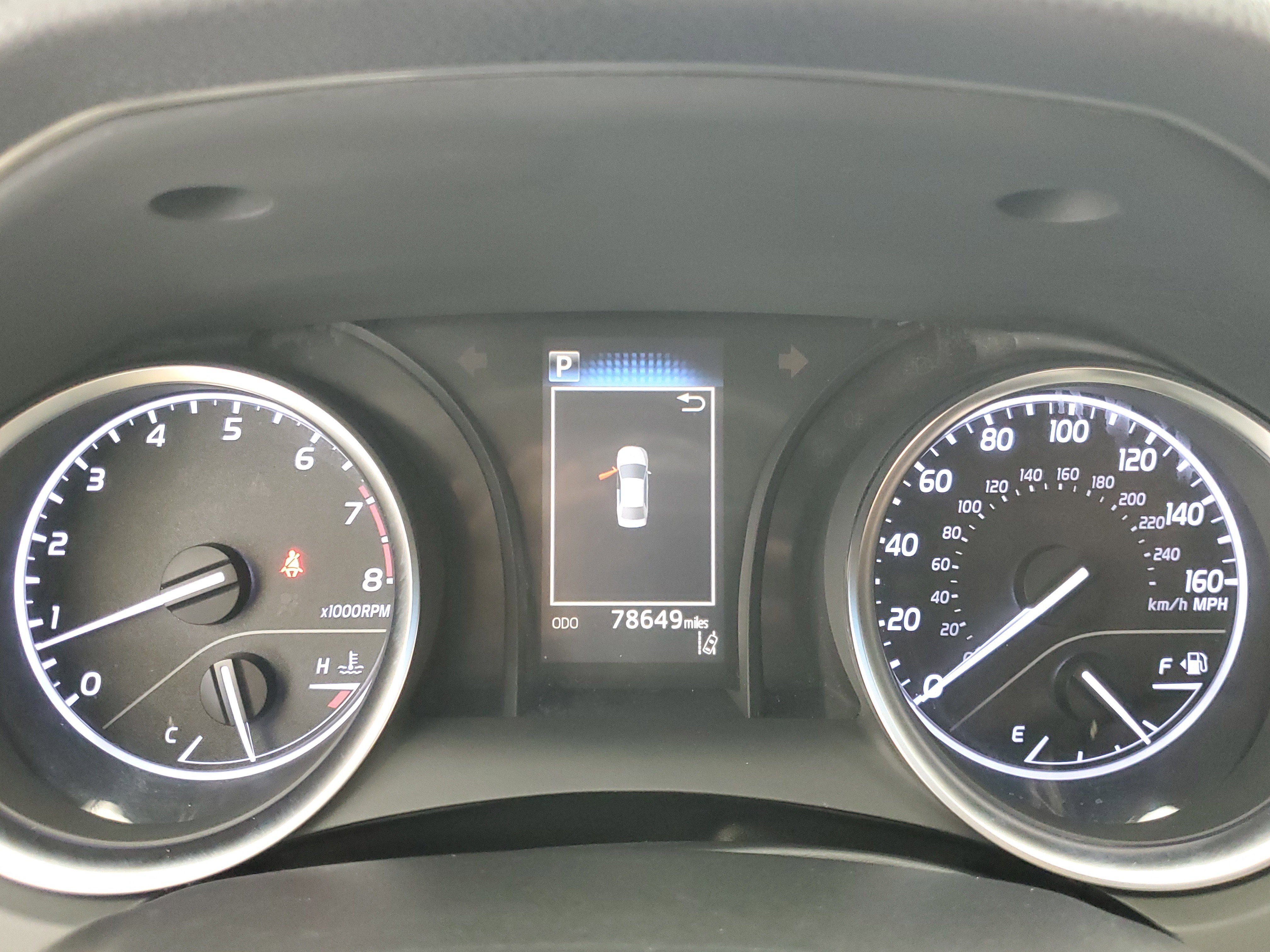 Used 2018 Super White Toyota LE image 24
