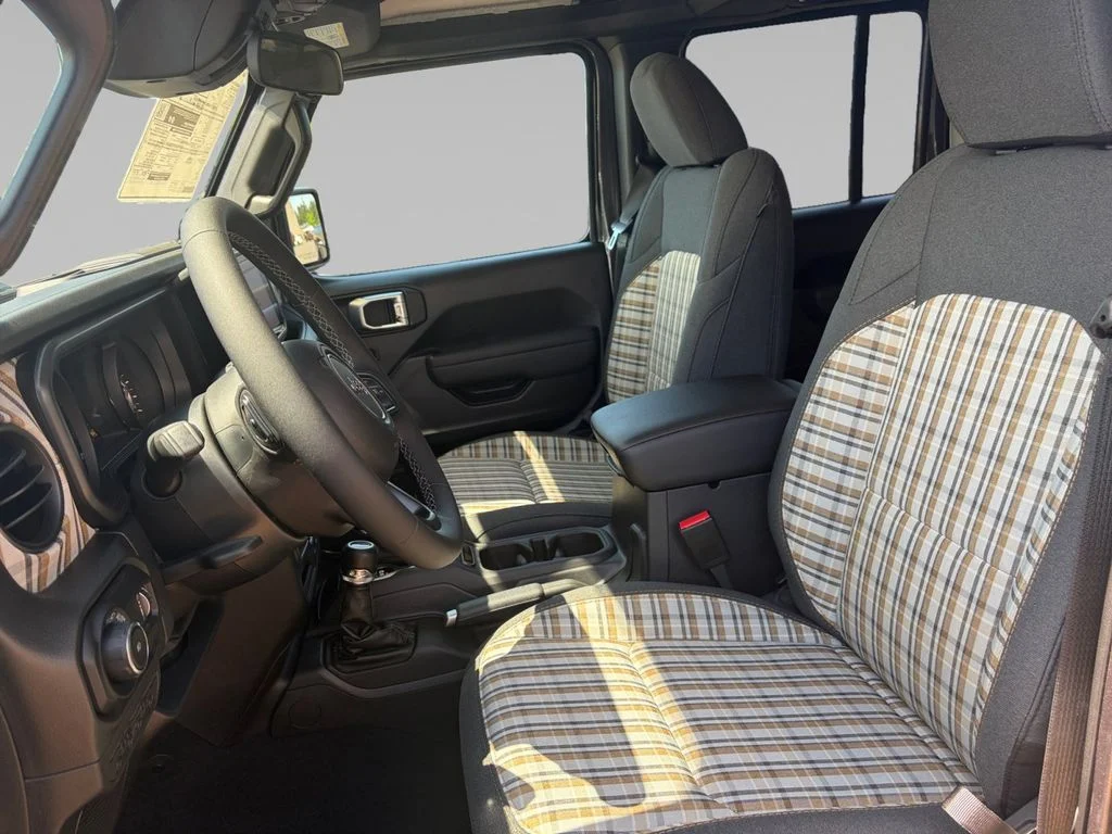 New 2026 Granite Crystal Metallic Clear-Coat Exterior Paint Jeep 85th Anniversary Edition image 10